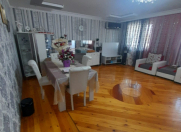 Satılır 4 otaqlı 105 m2 köhnə tikili Xalqlar Dostluğu m.