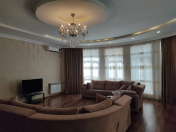 İcarəyə verilir 4 otaqlı 157 m2 yeni tikili Şah İsmayıl Xətai m.