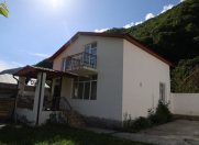 İcarəyə verilir 5 otaqlı 100 m2 həyət evi Qax