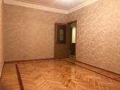 Satılır 3 otaqlı 85 m2 köhnə tikili Həzi Aslanov m.