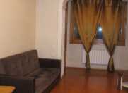 İcarəyə verilir 3 otaqlı 90 m2 köhnə tikili 28 May m.