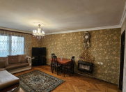 Satılır 3 otaqlı 90 m2 köhnə tikili Memar Əcəmi m.