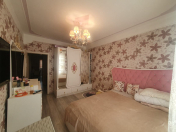 Satılır 3 otaqlı 85 m2 köhnə tikili İnşaatçılar m.