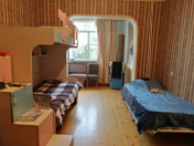 Satılır 2 otaqlı 45 m2 köhnə tikili Xalqlar Dostluğu m.