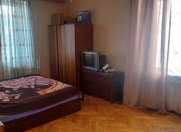 Satılır 1 otaqlı 33 m2 köhnə tikili 8 km