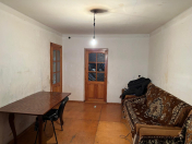 Satılır 2 otaqlı 45 m2 köhnə tikili Gənclik m.