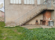 Satılır 4 otaqlı 220 m2 həyət evi Y.Ramana