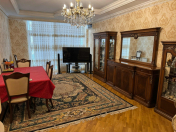 Satılır 3 otaqlı 139 m2 yeni tikili Elmlər Akademiyası m.