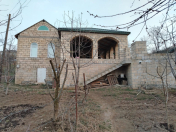 Satılır 5 otaqlı 120 m2 həyət evi Quba