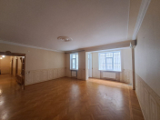 Satılır 4 otaqlı 187 m2 yeni tikili 8 mkr