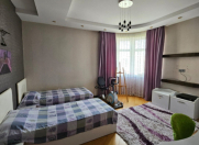 İcarəyə verilir 3 otaqlı 145 m2 yeni tikili 8 Noyabr m.