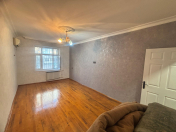 Satılır 3 otaqlı 70 m2 köhnə tikili Əhmədli m.