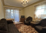 İcarəyə verilir 2 otaqlı 45 m2 köhnə tikili Xalqlar Dostluğu m.