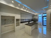 Satılır 3 otaqlı 135 m2 yeni tikili 28 May m.