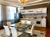 İcarəyə verilir 4 otaqlı 157 m2 yeni tikili 28 May m.