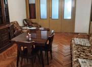 Satılır 3 otaqlı 100 m2 köhnə tikili Gənclik m.