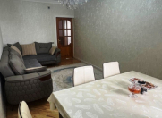 Satılır 2 otaqlı 50 m2 köhnə tikili Xalqlar Dostluğu m.