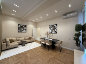 Satılır 2 otaqlı 88 m2 yeni tikili 28 May m.