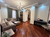 Satılır 5 otaqlı 110 m2 köhnə tikili Bakıxanov