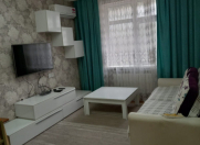 İcarəyə verilir 3 otaqlı 75 m2 köhnə tikili 8 Noyabr m.