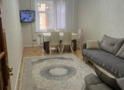 Satılır 2 otaqlı 65 m2 köhnə tikili Xalqlar Dostluğu m.