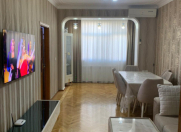 Satılır 2 otaqlı 45 m2 köhnə tikili Azadlıq prospekti m.