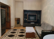 İcarəyə verilir 4 otaqlı 120 m2 köhnə tikili Yasamal r.