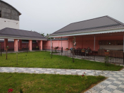 İcarəyə verilir 4 otaqlı 90 m2 həyət evi Qax