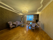 İcarəyə verilir 3 otaqlı 180 m2 yeni tikili Gənclik m.