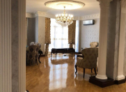 İcarəyə verilir 4 otaqlı 200 m2 yeni tikili Nizami m.