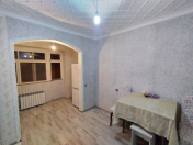 Satılır 4 otaqlı 100 m2 köhnə tikili Həzi Aslanov m.