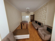 İcarəyə verilir 4 otaqlı 120 m2 köhnə tikili Azadlıq prospekti m.