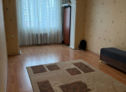 Satılır 2 otaqlı 60 m2 köhnə tikili Əhmədli m.