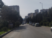 Satılır 2 otaqlı 65 m2 köhnə tikili Xalqlar Dostluğu m.