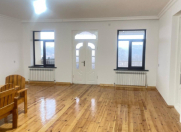 Satılır 4 otaqlı 150 m2 həyət evi Gəncə