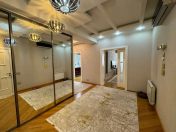 Satılır 4 otaqlı 188 m2 yeni tikili 8 Noyabr m.