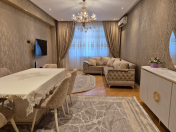 Satılır 3 otaqlı 130 m2 yeni tikili Elmlər Akademiyası m.