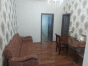 İcarəyə verilir 2 otaqlı 50 m2 köhnə tikili Elit ticarət mərkəzi