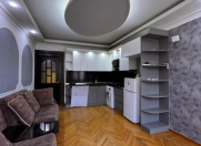 İcarəyə verilir 4 otaqlı 95 m2 köhnə tikili 28 May m.