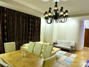 Satılır 3 otaqlı 150 m2 yeni tikili 28 May m.