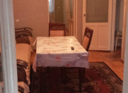 İcarəyə verilir 3 otaqlı 85 m2 köhnə tikili Gənclik m.