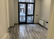 İcarəyə verilir 2 otaqlı 45 m2 ofis 8 Noyabr m.
