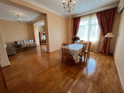 İcarəyə verilir 5 otaqlı 200 m2 köhnə tikili Elmlər Akademiyası m.