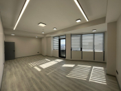 İcarəyə verilir 4 otaqlı 220 m2 obyekt Nəriman Nərimanov m.