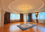 Satılır 4 otaqlı 185 m2 yeni tikili 8 Noyabr m.