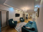 Satılır 5 otaqlı 120 m2 köhnə tikili Əhmədli m.