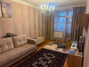 Satılır 4 otaqlı 100 m2 köhnə tikili Bakıxanov