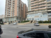 Satılır 5 otaqlı 202 m2 yeni tikili Elmlər Akademiyası m.