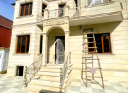 Satılır 5 otaqlı 240 m2 həyət evi Biləcəri