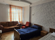 Satılır 3 otaqlı 140 m2 yeni tikili 28 May m.